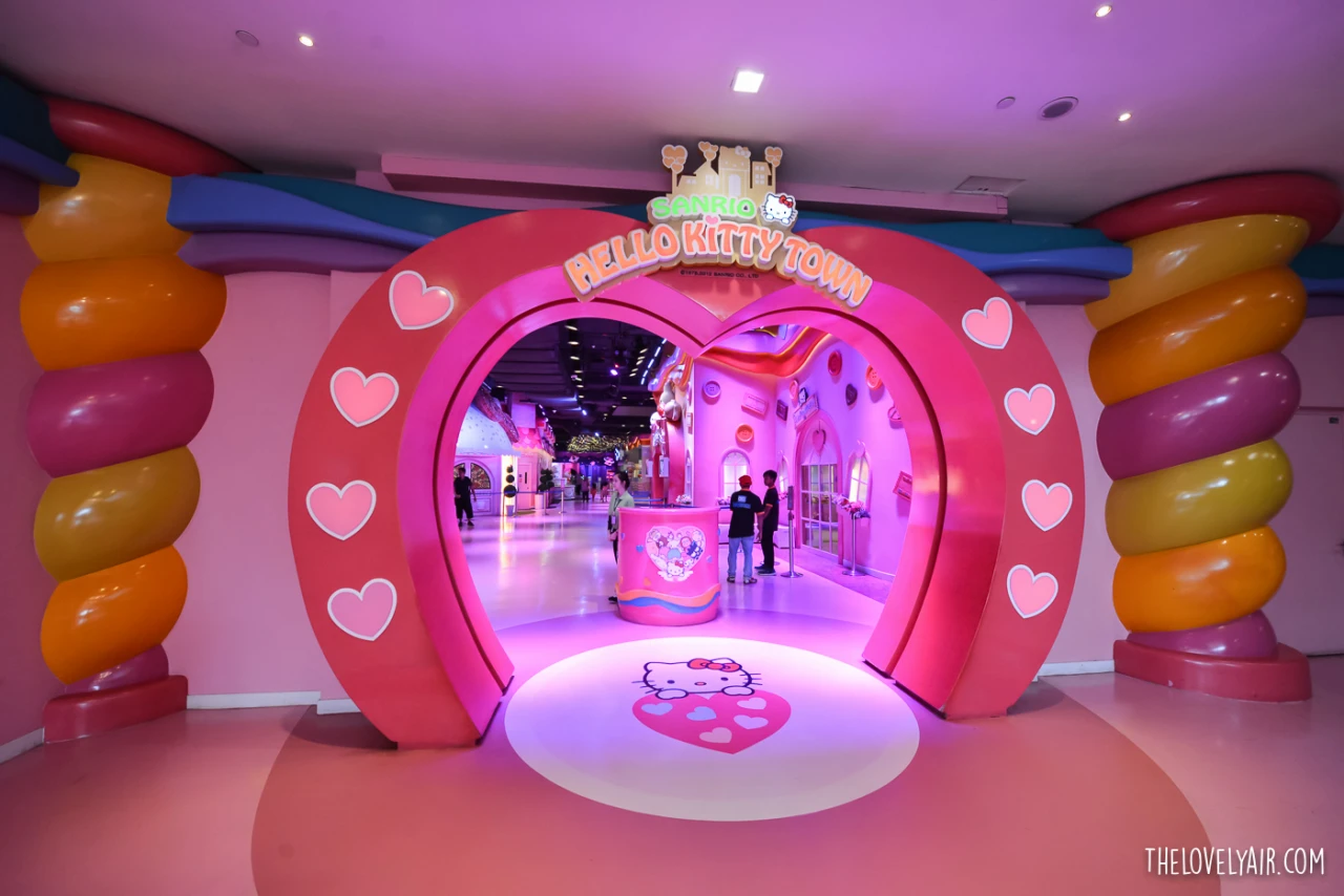 Lego Land & Sanrio Hello Kitty Town - TheLovelyAir