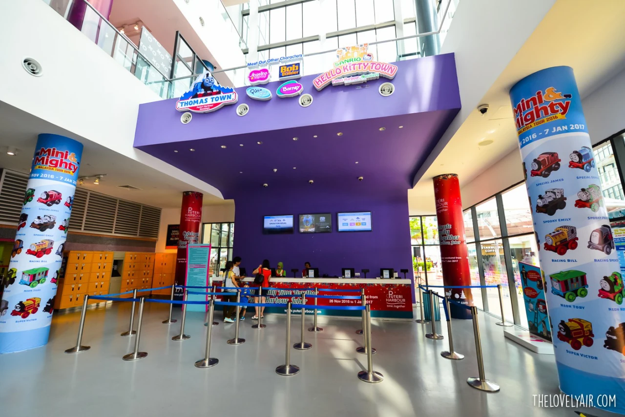 Lego Land & Sanrio Hello Kitty Town - TheLovelyAir