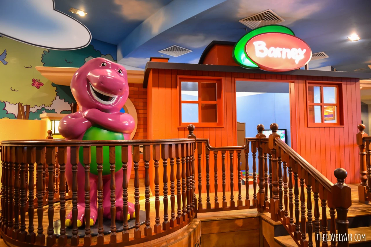 Lego Land & Sanrio Hello Kitty Town - TheLovelyAir