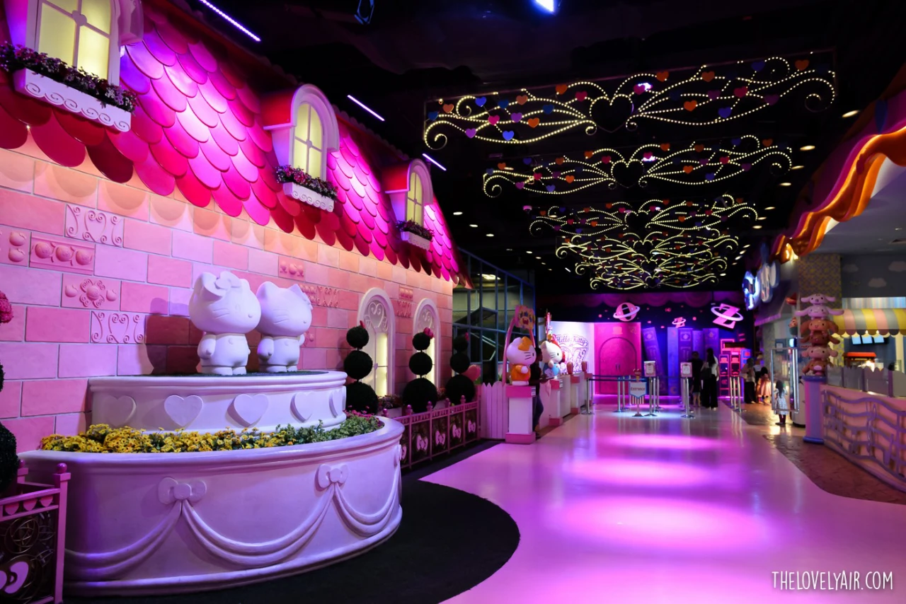 Lego Land & Sanrio Hello Kitty Town - TheLovelyAir